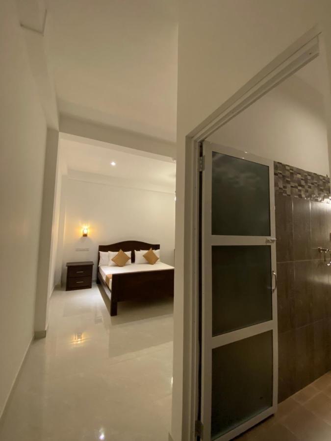 Sharta Yala Hotel Tissamaharama Room photo